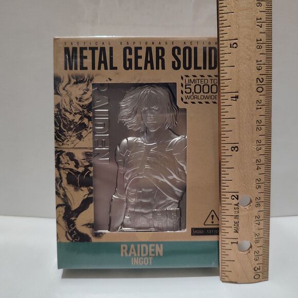 Metal Gear Solid 2 Raiden Silver Ingot Statue Official MGS Metal Figurine - Picture 3 of 5